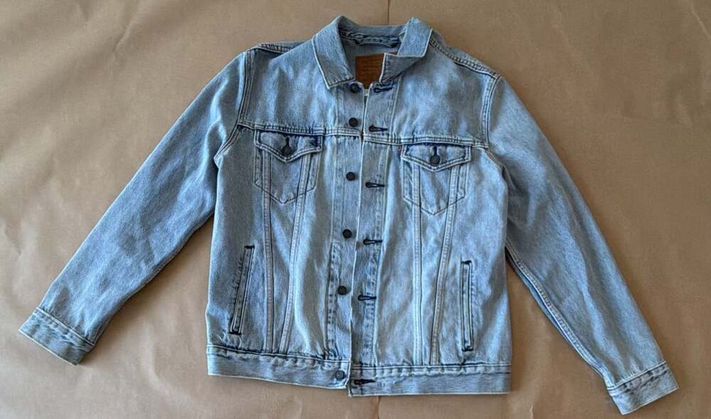 Levi’s Premium Trucker Denim Jacket Mens L 72334-0232 Embroidered Tiger Back